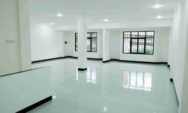 Dijual dan Disewakan Ruko Gandeng 2 Bangunan Baru Lokasi Pinggir Jalan Utama Di Pondok Kelapa, Duren Sawit. Jakarta Timur