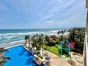 Departamento a pie de playa con terraza y vista frontal al mar