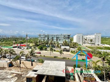 Departamento a pie de playa con terraza y vista frontal al mar
