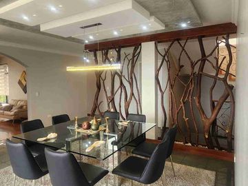 VENDO CASA DE 454.74m2 construida en terreno de 1.295.13m2 dentro Urbanización el Condado.