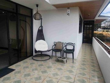 VENDO CASA DE 454.74m2 construida en terreno de 1.295.13m2 dentro Urbanización el Condado.