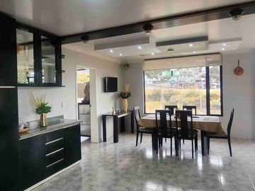 VENDO CASA DE 454.74m2 construida en terreno de 1.295.13m2 dentro Urbanización el Condado.
