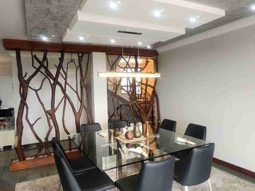 VENDO CASA DE 454.74m2 construida en terreno de 1.295.13m2 dentro Urbanización el Condado.