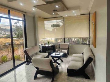 VENDO CASA DE 454.74m2 construida en terreno de 1.295.13m2 dentro Urbanización el Condado.