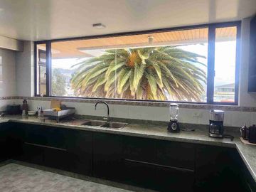 VENDO CASA DE 454.74m2 construida en terreno de 1.295.13m2 dentro Urbanización el Condado.