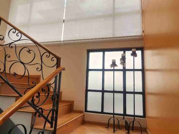 VENDO CASA DE 454.74m2 construida en terreno de 1.295.13m2 dentro Urbanización el Condado.