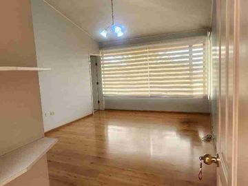 VENDO CASA DE 454.74m2 construida en terreno de 1.295.13m2 dentro Urbanización el Condado.