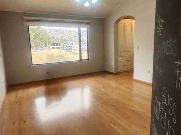 VENDO CASA DE 454.74m2 construida en terreno de 1.295.13m2 dentro Urbanización el Condado.