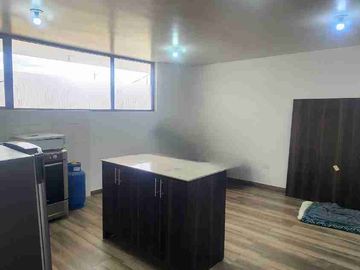 VENDO CASA DE 454.74m2 construida en terreno de 1.295.13m2 dentro Urbanización el Condado.