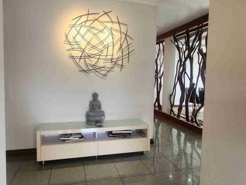 VENDO CASA DE 454.74m2 construida en terreno de 1.295.13m2 dentro Urbanización el Condado.