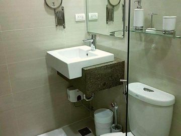 1-Bedroom with Balcony for Rent at Greenbelt Hamilton Tower 1, Makati
