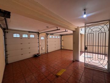 Casa amplia en RENTA en Villas Campestre. 185 m² de Construcción. A solo 200 m de Prol. Zaragoza