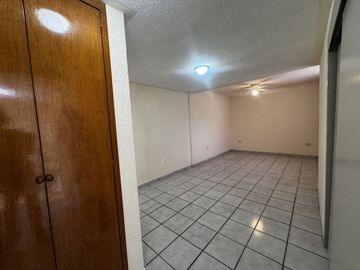 Casa amplia en RENTA en Villas Campestre. 185 m² de Construcción. A solo 200 m de Prol. Zaragoza