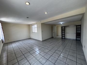 Casa amplia en RENTA en Villas Campestre. 185 m² de Construcción. A solo 200 m de Prol. Zaragoza