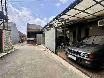 Rumah Bagus Tanah Luas Dalam Cluster