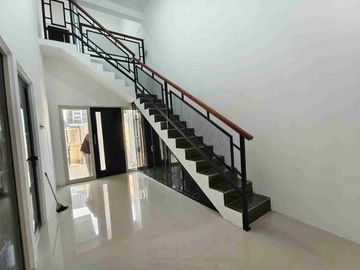 Dijual Rumah Greenlake Surabaya Timur