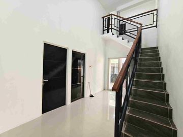 Dijual Rumah Greenlake Surabaya Timur