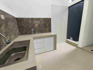 Dijual Rumah Greenlake Surabaya Timur