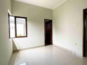 Rumah Baru Posisi Hook di Condet Dekat PGC Cililitan, TB.Simatupang, Pasar Kramatjati, RS.Polri, Sekolah Global Jaya