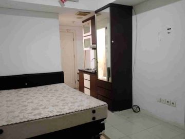 di sewakan  apartemen green lake Sunter tipe studio semi furnished