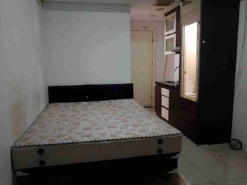 di sewakan  apartemen green lake Sunter tipe studio semi furnished
