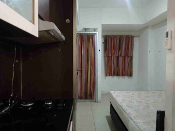 di sewakan  apartemen green lake Sunter tipe studio semi furnished