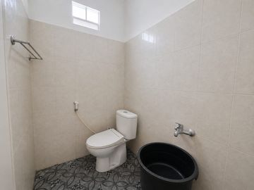 Rumah Komplek 2 lantai Di Duren Sawit, Jakarta *x1319jxas