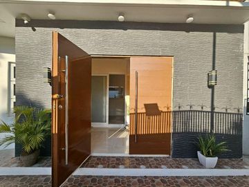 7BR House & Lot in Marcelo Green Village, Parañaque City