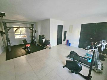 7BR House & Lot in Marcelo Green Village, Parañaque City