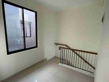 Disewakan Rumah Baru Suvarna Sutera Harga Murah Meriah