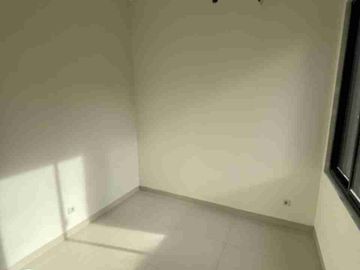 Disewakan Rumah Baru Suvarna Sutera Harga Murah Meriah