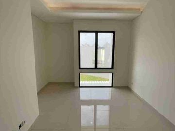 Disewakan Rumah Baru Suvarna Sutera Harga Murah Meriah