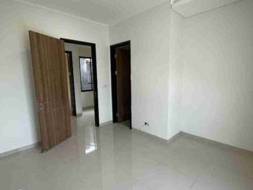 Disewakan Rumah Baru Suvarna Sutera Harga Murah Meriah
