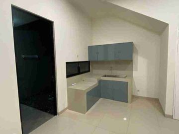 Disewakan Rumah Baru Suvarna Sutera Harga Murah Meriah