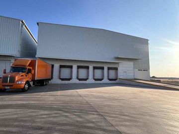 Bodega en renta con andenes