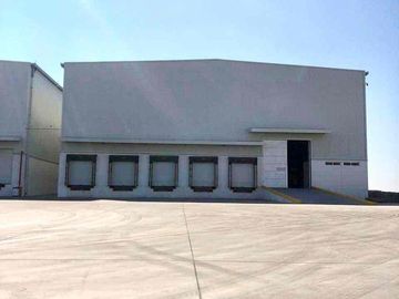 Bodega en renta con andenes