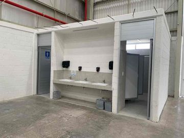 Bodega en renta con andenes