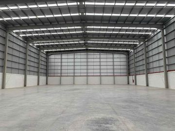 Bodega en renta con andenes