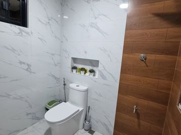 Bungalow House and Lot for sale/rent with 3 bedrooms and pool in Royal Meadows Subdivision