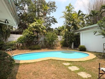 FS: House & Lot in Urdaneta Village, Makati City.