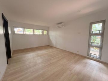 FS: House & Lot in Urdaneta Village, Makati City.