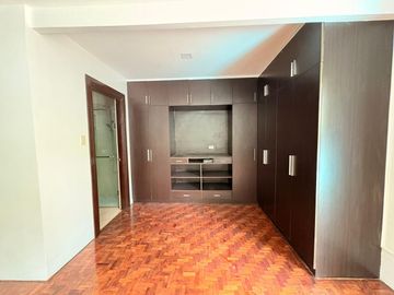 FS: House & Lot in Urdaneta Village, Makati City.