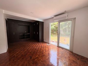 FS: House & Lot in Urdaneta Village, Makati City.