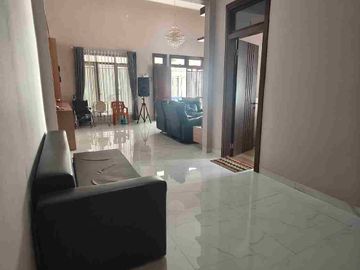 Rumah Baru Full Furnish 2 Lantai dan Strategis di Pondok Gede Jaktim