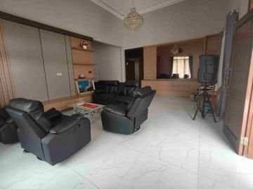 Rumah Baru Full Furnish 2 Lantai dan Strategis di Pondok Gede Jaktim