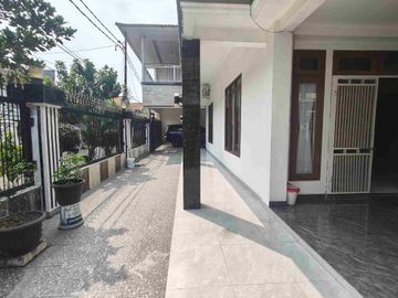 Rumah Baru Full Furnish 2 Lantai dan Strategis di Pondok Gede Jaktim