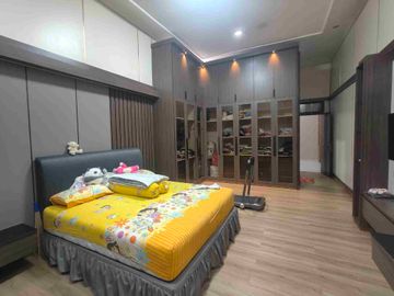 Rumah Baru Full Furnish 2 Lantai dan Strategis di Pondok Gede Jaktim
