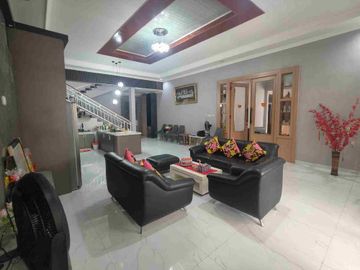 Rumah Baru Full Furnish 2 Lantai dan Strategis di Pondok Gede Jaktim