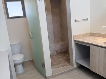 RENTA DE CASA NUEVA EN ZONA NORTE FRACC LYRATA