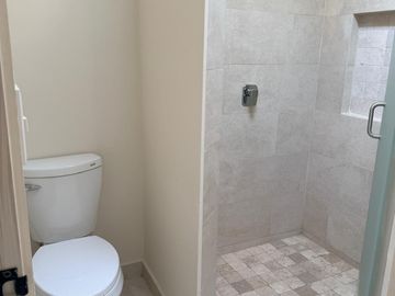 RENTA DE CASA NUEVA EN ZONA NORTE FRACC LYRATA
